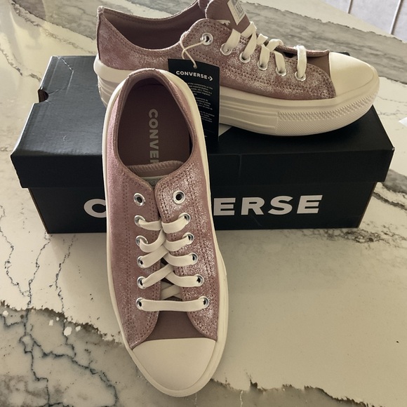 Converse Shoes - NIB Converse Chuck Taylor All Star Move Low Top Sneakers 9.5